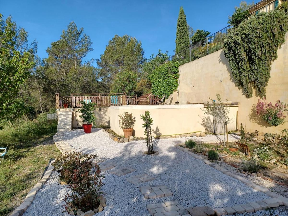 Une Chambre En Provence Correns Екстериор снимка
